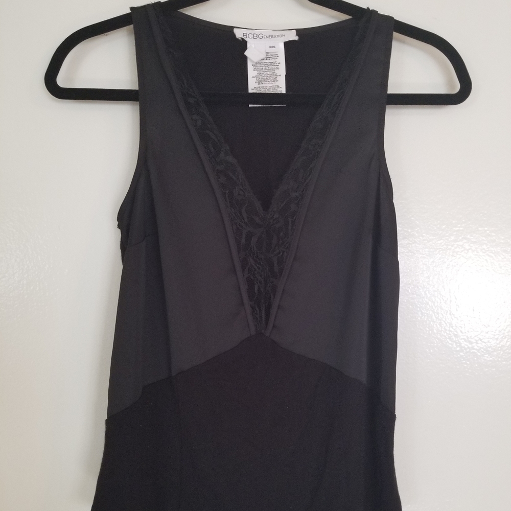 BCBGeneration Lace Trim V-neck Top Sz XXS